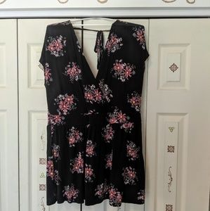 V-Neck Floral on Black Top with tie neck